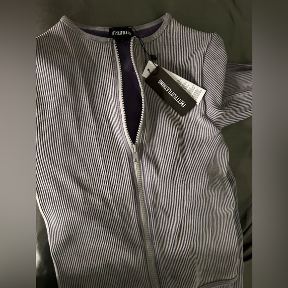 Set - Picture 3 of 4